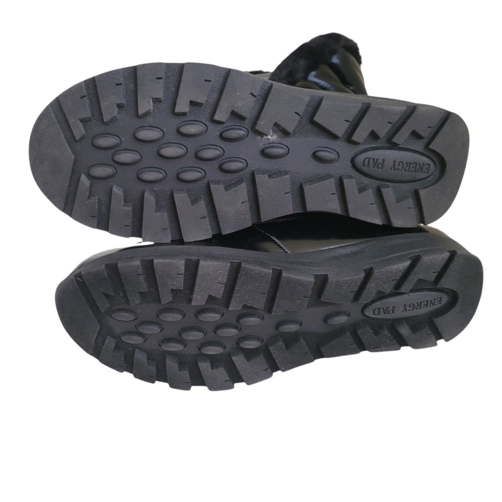 Cheeks® Fit Body Water-Repellent Puffer Boots - Picture 9 of 16